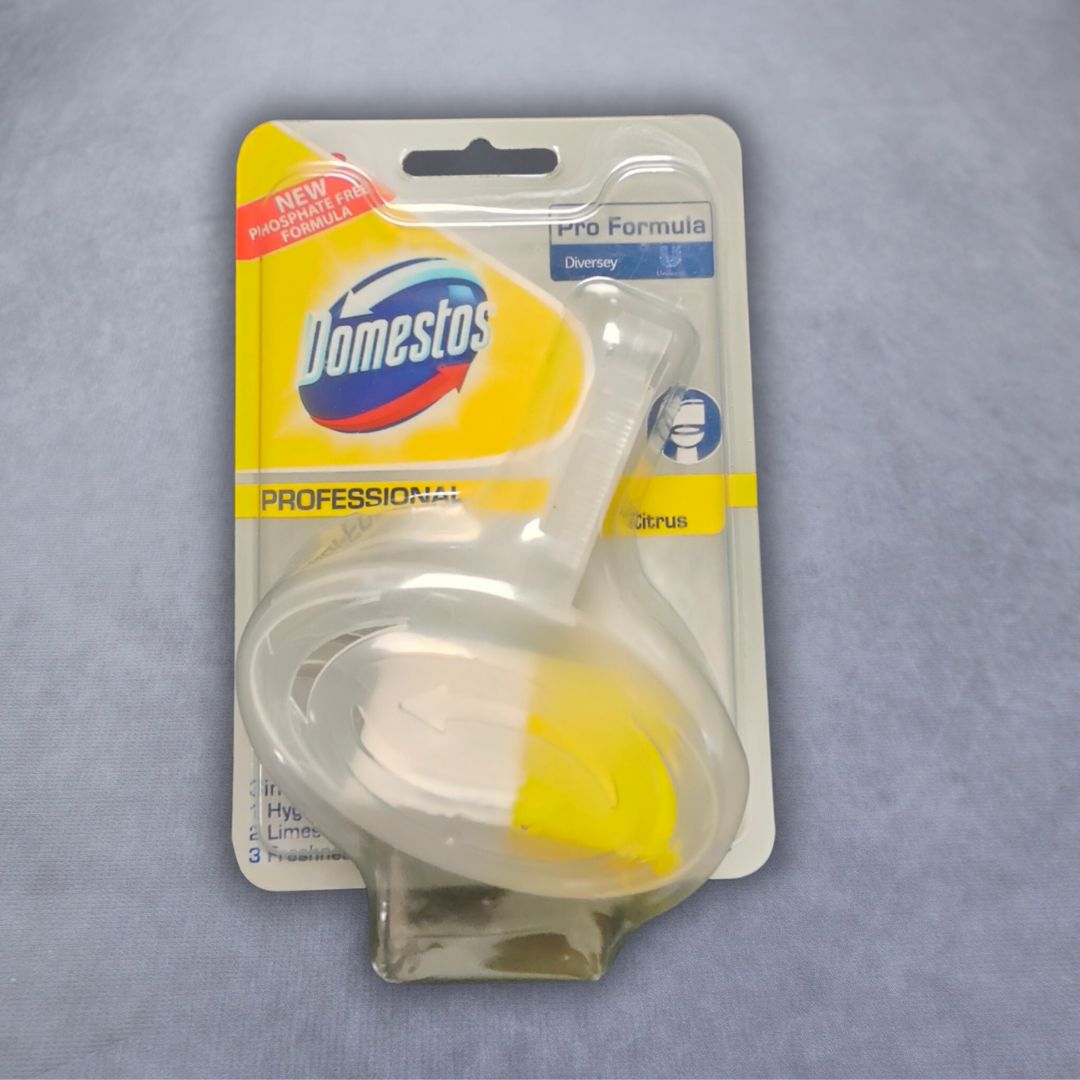 Blledet viser Domestos citrus toilet blok